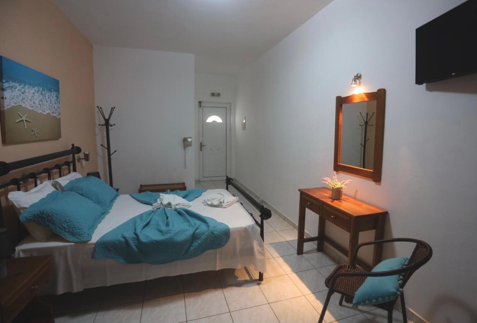 Athena Kythera Apartahotel *