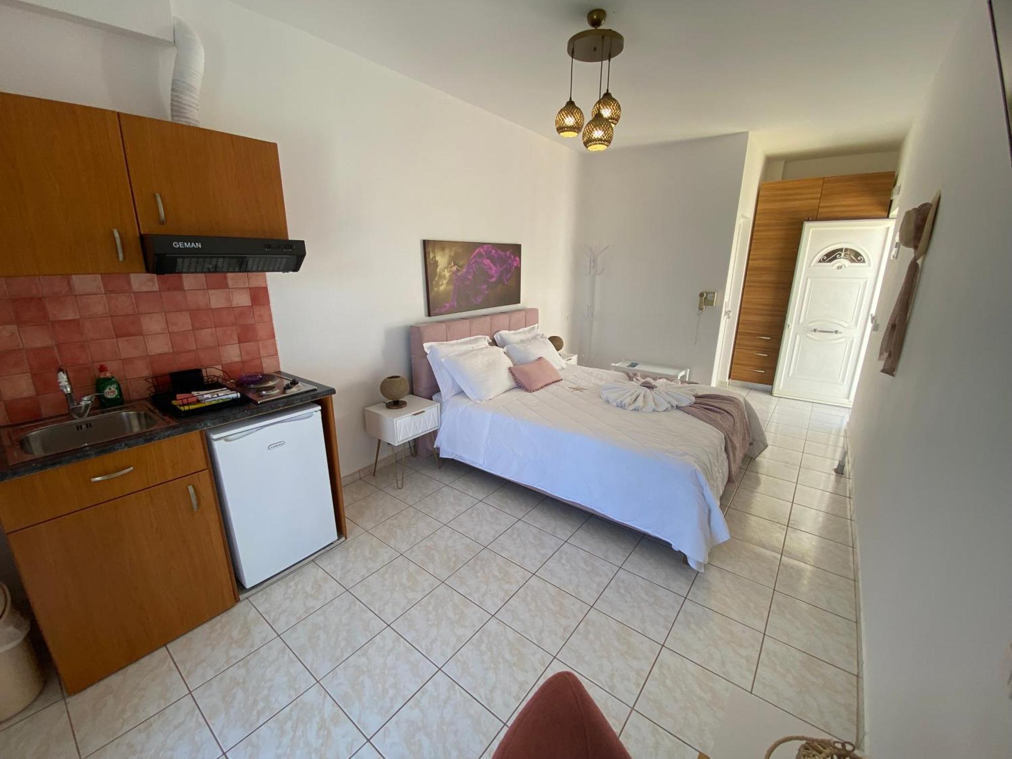 Athena Kythera Apartahotel *